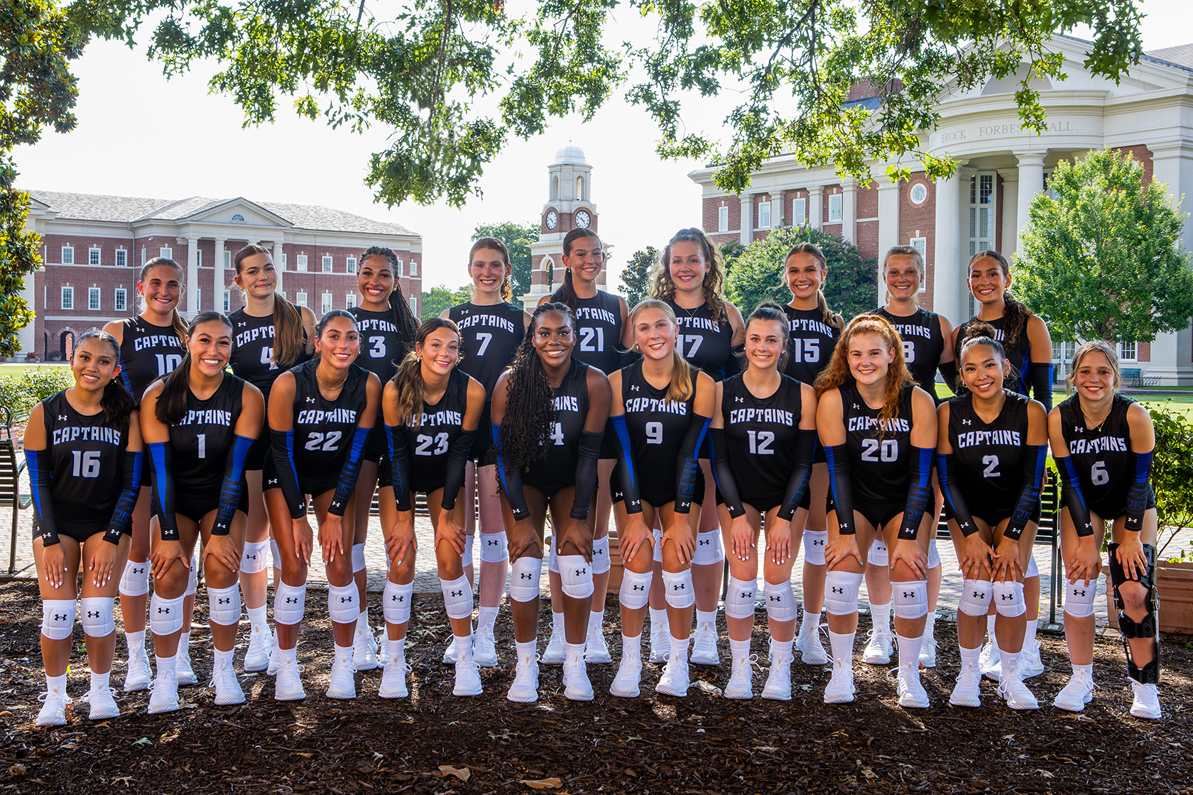 Phograph of the volleyball team on the Great Lawn